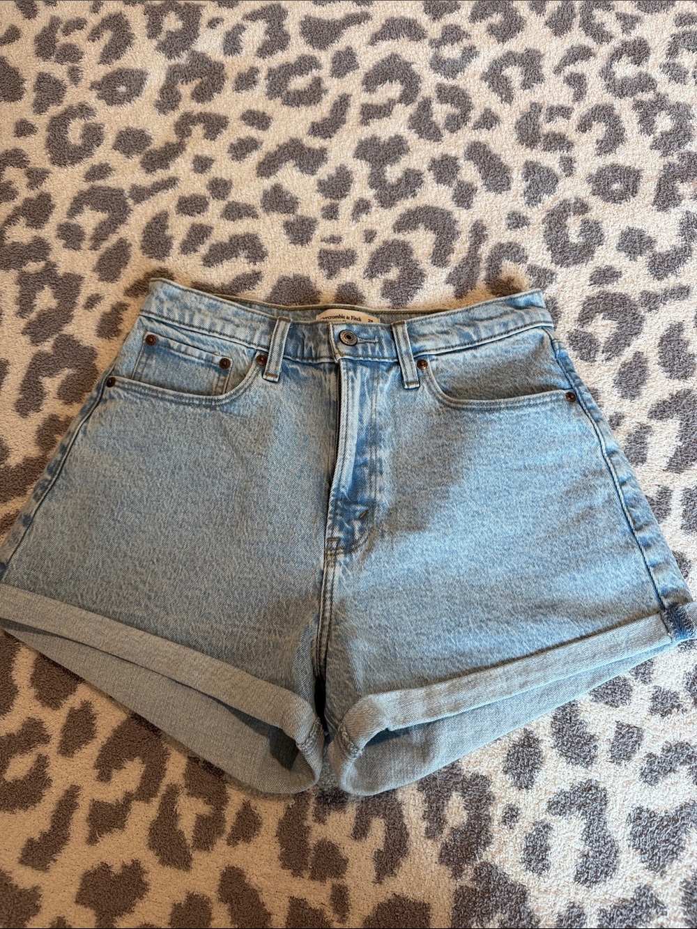 Abercrombie & Fitch Light Wash High-Rise Denim Mom Shorts - Curve Love